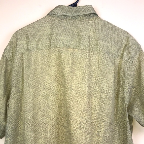 Columbia Men’s Patterned Green Black Button-Up Short Sleeve Shirt - Picture 7 of 10